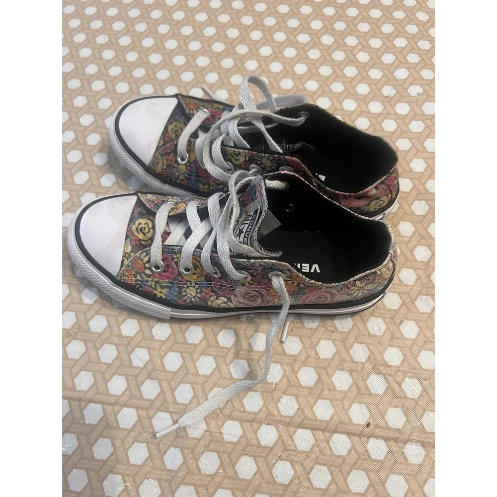 Converse Chuck Taylor‎ All Star Daisy Print Sneakers Multicolor Size 1